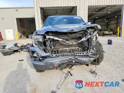 Piąte zdjęcie samochodu w środku: 2021 GMC SIERRA K1500 AT4 VIN:1GTU9EET4MZ279560 - miniatura