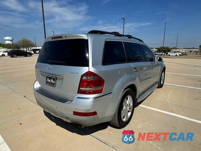 Czwarte zdjęcie samochodu z boku: 2008 MERCEDES-BENZ GL 320 CDI VIN:4JGBF22EX8A342231 - miniatura