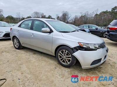Czwarte zdjęcie samochodu z boku: 2012 KIA FORTE EX VIN:KNAFU4A2XC5474435 - miniatura
