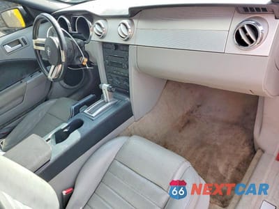 Zdjęcie 8 z 11 samochodu: 2006 FORD MUSTANG GT VIN:1ZVFT85H265195333 - miniatura