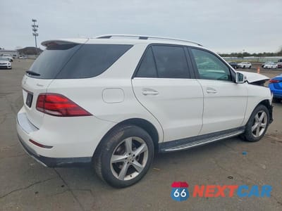 Trzecie zdjęcie samochodu z tyłu: 2017 MERCEDES-BENZ GLE 350 4MATIC VIN:4JGDA5HB4HA975927 - miniatura