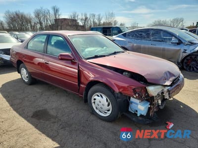 Czwarte zdjęcie samochodu z boku: 1999 TOYOTA CAMRY LE VIN:4T1BG22K8XU582362 - miniatura