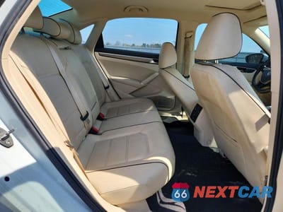 Zdjęcie 10 z 12 samochodu: 2018 VOLKSWAGEN PASSAT SE VIN:1VWBA7A39JC043109 - miniatura