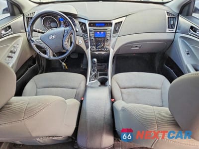 Zdjęcie 8 z 12 samochodu: 2013 HYUNDAI SONATA HYBRID BASE VIN:KMHEC4A49DA086085 - miniatura
