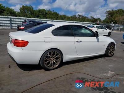 Trzecie zdjęcie samochodu z tyłu: 2011 BMW 328 I VIN:WBAKE3C53BE559080 - miniatura