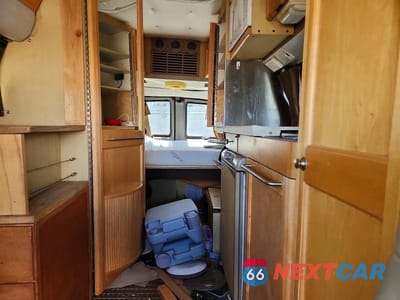 Zdjęcie 6 z 10 samochodu: 2004 CHEV EXPRESS G3500 VIN:1GCHG39U841246445 - miniatura