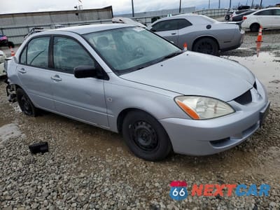 Czwarte zdjęcie samochodu z boku: 2004 MITSUBISHI LANCER ES VIN:JA3AJ26E04U050880 - miniatura