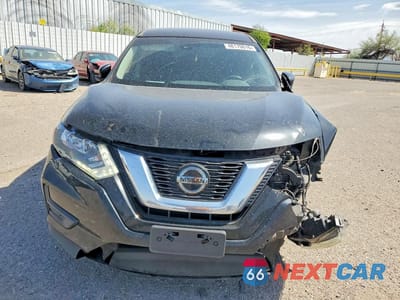 Piąte zdjęcie samochodu w środku: 2020 NISSAN ROGUE S VIN:JN8AT2MT6LW005379 - miniatura