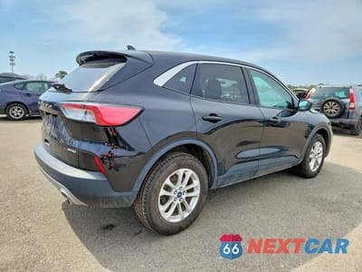 Trzecie zdjęcie samochodu z tyłu: 2022 FORD ESCAPE SE VIN:1FMCU9G6XNUA03158 - miniatura