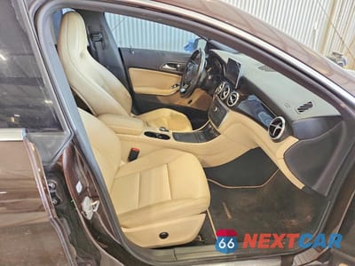 Zdjęcie 10 z 11 samochodu: 2015 MERCEDES-BENZ CLA 250 4MATIC VIN:WDDSJ4GB4FN217329 - miniatura