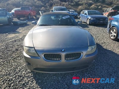 Piąte zdjęcie samochodu w środku: 2003 BMW Z4 3.0 VIN:4USBT53423LU00229 - miniatura