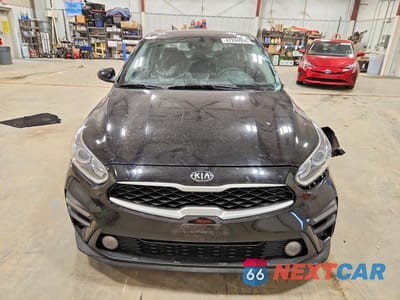 Piąte zdjęcie samochodu w środku: 2019 KIA FORTE FE VIN:3KPF24AD9KE127112 - miniatura