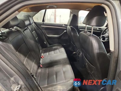 Zdjęcie 10 z 11 samochodu: 2010 VOLKSWAGEN JETTA LIMITED VIN:3VWAZ7AJ4AM075371 - miniatura