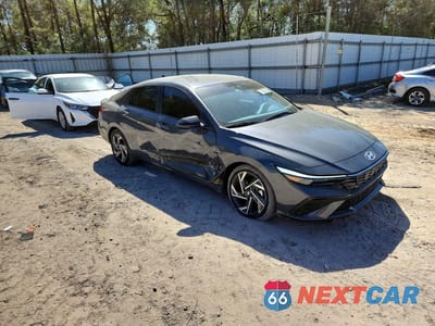 Czwarte zdjęcie samochodu z boku: 2025 HYUNDAI ELANTRA SEL SPORT VIN:KMHLM4DG5SU932430 - miniatura