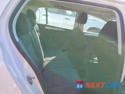 Zdjęcie 10 z 11 samochodu: 2014 VOLKSWAGEN GOLF VIN:WVWDM7AJ4EW010881 - miniatura