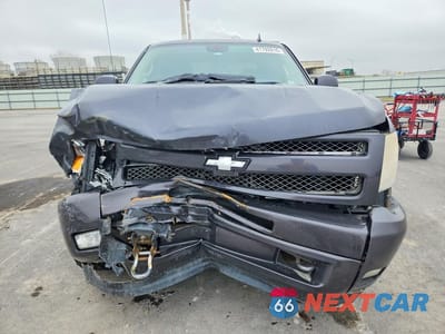 Piąte zdjęcie samochodu w środku: 2011 CHEVROLET SILVERADO K1500 LT VIN:3GCPKSE38BG188546 - miniatura