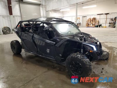 2017 CAN-AM UTILITY VEHICLE 3JBVEAW29HK000351 - główne zdjęcie licytacji z USA - miniatura