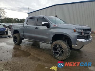 Czwarte zdjęcie samochodu z boku: 2019 CHEVROLET SILVERADO K1500 LT VIN:3GCUYDED0KG157765 - miniatura