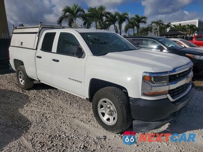 Czwarte zdjęcie samochodu z boku: 2018 CHEVROLET SILVERADO K1500 VIN:1GCVKNEH7JZ369723 - miniatura