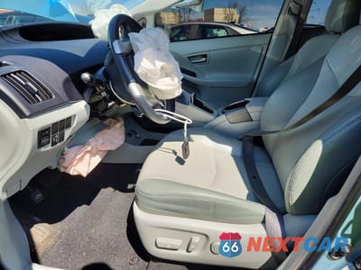 Zdjęcie 7 z 12 samochodu: 2014 TOYOTA PRIUS FOUR VIN:JTDKN3DU7E1740722 - miniatura