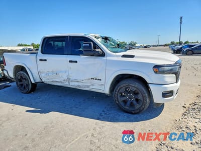 Czwarte zdjęcie samochodu z boku: 2025 RAM 1500 BIG HORN VIN:1C6RREFP8SN597667 - miniatura