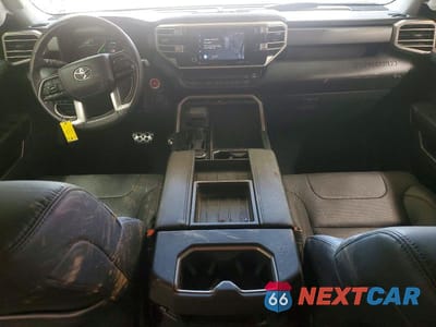 Zdjęcie 8 z 12 samochodu: 2023 TOYOTA TUNDRA SR5 VIN:5TFLA5DB7PX099789 - miniatura