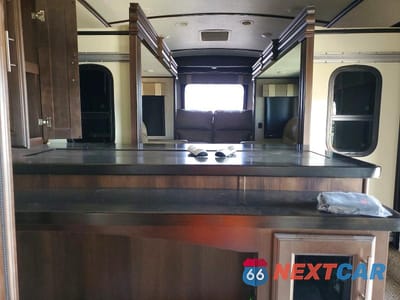 Piąte zdjęcie samochodu w środku: 2018 JAYCO JAYCO VIN:1UJCJSCVXJ1LD0068 - miniatura