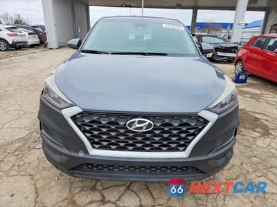 Piąte zdjęcie samochodu w środku: 2019 HYUNDAI TUCSON SE VIN:KM8J2CA45KU913345 - miniatura