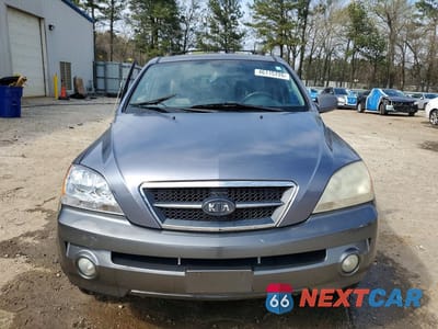 Piąte zdjęcie samochodu w środku: 2005 KIA SORENTO LX VIN:KNDJD733955403802 - miniatura