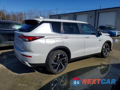 Trzecie zdjęcie samochodu z tyłu: 2025 MITSUBISHI OUTLANDER SE VIN:JA4T5VA94SZ041779 - miniatura