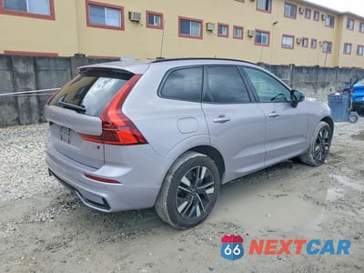 Trzecie zdjęcie samochodu z tyłu: 2026 VOLVO XC60 CORE VIN:YV4M12RJ6T1361749 - miniatura