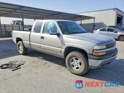 Czwarte zdjęcie samochodu z boku: 2000 CHEVROLET SILVERADO K1500 VIN:2GCEK19TXY1186455 - miniatura