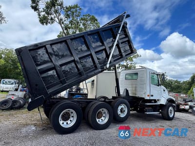 Zdjęcie 11 z 14 samochodu: 2003 VOLVO VHD VIN:4V5KC9GH33N347488 - miniatura