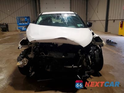 Piąte zdjęcie samochodu w środku: 2020 NISSAN KICKS S VIN:3N1CP5BV2LL509015 - miniatura