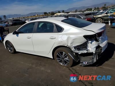 Drugie zdjęcie samochodu z przodu: 2023 KIA FORTE LXS VIN:3KPF24AD9PE649522 - miniatura