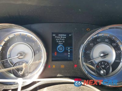 Zdjęcie 9 z 13 samochodu: 2014 CHRYSLER 300 VIN:2C3CCAAG8EH157174 - miniatura