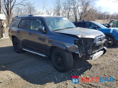 Czwarte zdjęcie samochodu z boku: 2022 TOYOTA 4RUNNER 4WD SUV PREMIUM VIN:JTENU5JR4N6043325 - miniatura