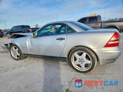 Drugie zdjęcie samochodu z przodu: 1998 MERCEDES-BENZ SLK 230 VIN:WDBKK47F5WF019765 - miniatura