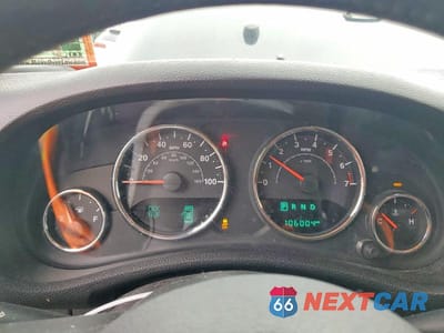 Zdjęcie 9 z 13 samochodu: 2015 JEEP WRANGLER UNLIMITED SAHARA VIN:1C4HJWEG6FL524883 - miniatura