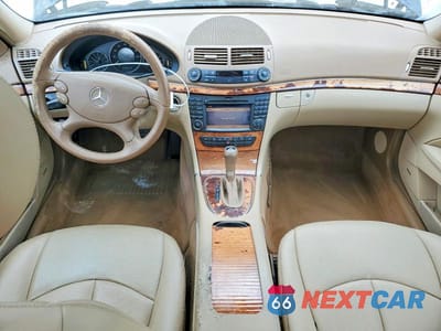 Zdjęcie 8 z 11 samochodu: 2009 MERCEDES-BENZ E 350 VIN:WDBUF56X39B435807 - miniatura