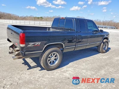 Trzecie zdjęcie samochodu z tyłu: 1996 GMC SIERRA K1500 VIN:2GTEK19R3T1552348 - miniatura