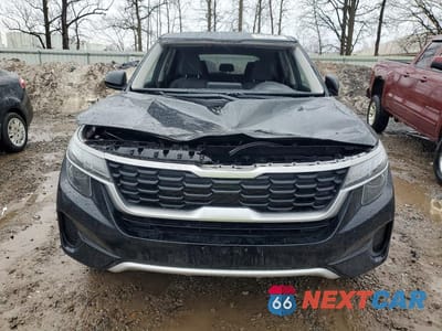 Piąte zdjęcie samochodu w środku: 2021 KIA SELTOS LX VIN:KNDEPCAA0M7118721 - miniatura