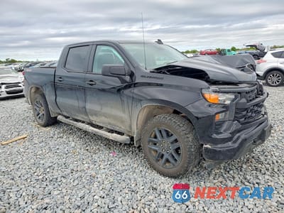 Czwarte zdjęcie samochodu z boku: 2025 CHEVROLET SILVERADO K1500 CUSTOM VIN:1GCPKBEK4SZ242416 - miniatura