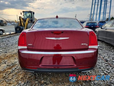 Zdjęcie 6 z 12 samochodu: 2016 CHRYSLER 300C VIN:2C3CCAKG4GH106448 - miniatura