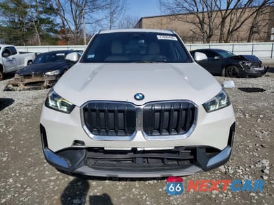 Piąte zdjęcie samochodu w środku: 2023 BMW X1 XDRIVE28I VIN:WBX73EF0XP5X84052 - miniatura