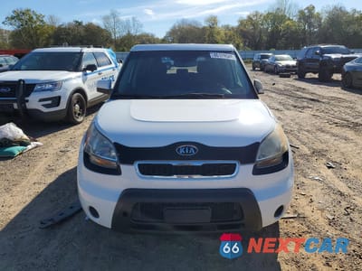 Piąte zdjęcie samochodu w środku: 2011 KIA SOUL + VIN:KNDJT2A2XB7718706 - miniatura