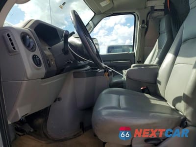 Zdjęcie 7 z 13 samochodu: 2014 FORD E250 UTILITY / SERVICE VAN VIN:1FTNE2EW9EDA47463 - miniatura