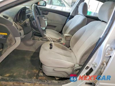 Zdjęcie 7 z 11 samochodu: 2010 KIA OPTIMA LX VIN:KNAGG4A87A5428266 - miniatura