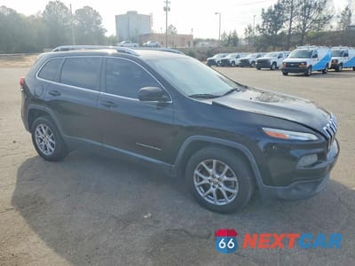 Czwarte zdjęcie samochodu z boku: 2018 JEEP CHEROKEE LATITUDE VIN:1C4PJLCB0JD615197 - miniatura