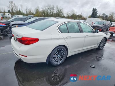 Trzecie zdjęcie samochodu z tyłu: 2020 BMW 530 XI VIN:WBAJR7C04LWW73953 - miniatura
